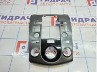 Накладка декоративная на магнитолу Kia Cerato (TD) 84740-1M300-DAJ