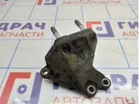Кронштейн двигателя правый Kia Cerato (TD) 21670-2B100