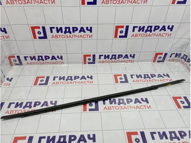 Накладка стекла заднего левого Kia Cerato (TD) 83210-1M000