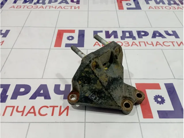 Кронштейн двигателя правый Kia Cerato (TD) 21670-2B000
