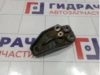 Кронштейн двигателя правый Kia Cerato (TD) 21815-1M500