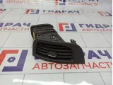 Дефлектор воздушный правый Kia Cerato (TD) 974401M300WK
