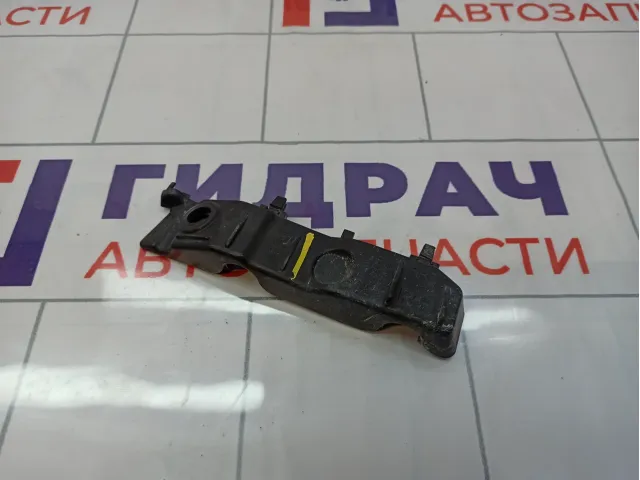Направляющая переднего бампера правая Kia Cerato (TD) 86514-1M000
