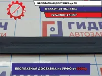 Накладка порога внутренняя передняя правая Kia Cerato 3 85882A7000WK. Потертость.