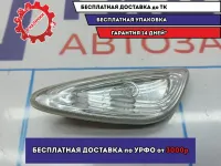 Повторитель на крыло левый белый Kia Cerato 3 92303-1Y000.