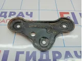 Кронштейн передней балки левый Kia Cerato 3 62476-3Z000.