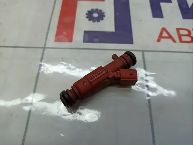 Форсунка инжекторная Kia Cerato 353102E000