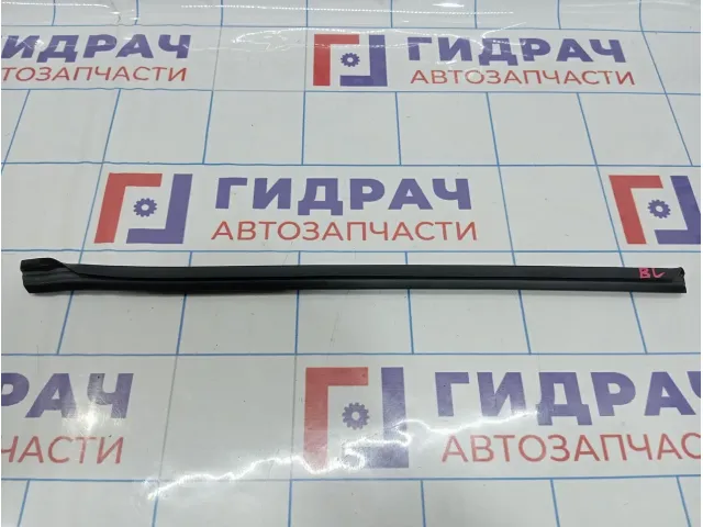 Уплотнитель стекла заднего левого Kia Optima (TF) 83231-2T000