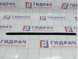 Уплотнитель стекла переднего правого Kia Optima (TF) 82241-2T000