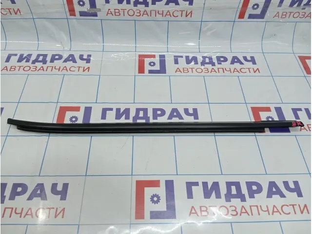 Накладка стекла заднего правого Kia Optima (TF) 83220-2T000
