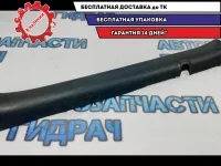 Накладка порога внутренняя передняя правая Kia Rio 3 858814Y000WK. Царапины.