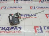 Замок двери задней левой Kia Rio 814121G001