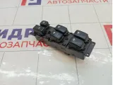 Блок управления стеклоподъемниками Kia Rio 935701G212