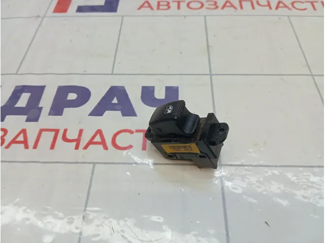 Кнопка стеклоподъемника Kia Rio 935811G001