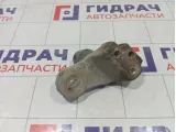 Кронштейн двигателя правый Kia Rio 218201G000