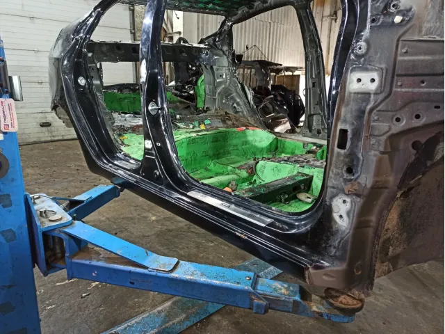 Порог со стойкой правый Kia Rio (QB)