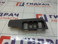 Накладка торпедо левая Kia Rio (QB) 933104Y000