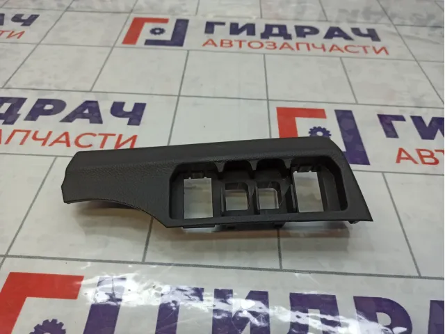 Накладка торпедо левая Kia Rio (QB) 933104Y000