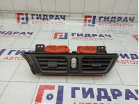 Дефлектор воздушный центральный Kia Rio (QB) 974104X100WK
