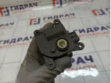 Моторчик заслонки отопителя (печки) Kia Rio (QB)