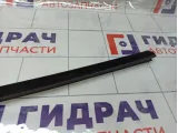 Уплотнитель стекла переднего правого Kia Rio (QB) 822414X000