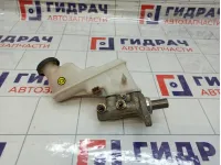 Цилиндр тормозной главный Kia Rio (QB) 585104L200