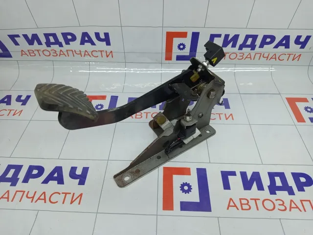 Педаль сцепления Kia Rio 328021R100
