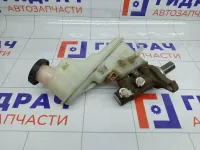 Цилиндр тормозной главный Kia Rio 585104L100