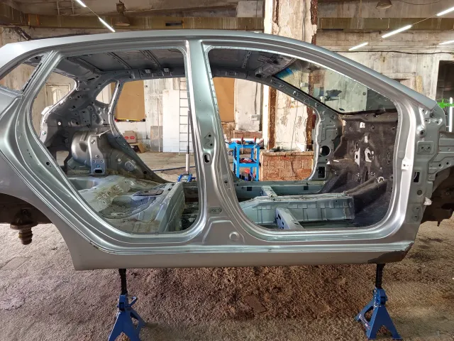 Порог со стойкой правый Kia Rio