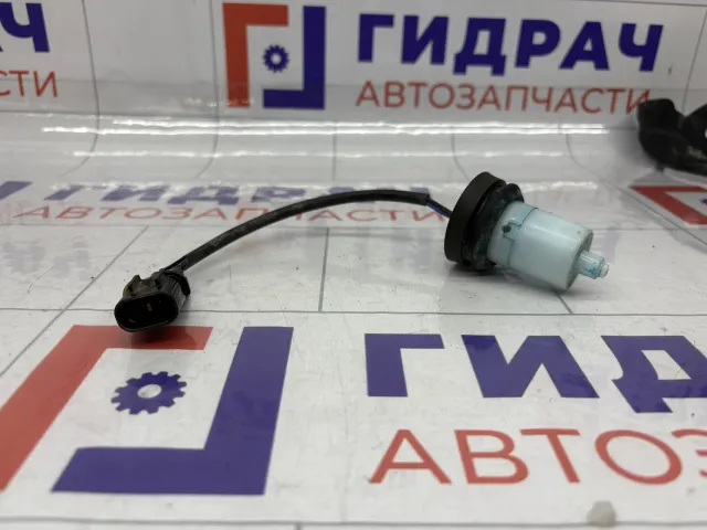 Датчик уровня в бачок омывателя Kia Rio 985203E000