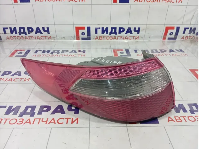 Фонарь задний наружный левый Kia Rio 924014X000