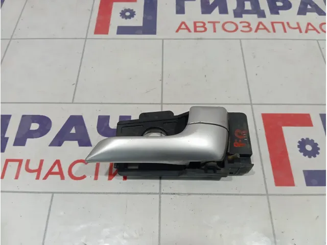 Ручка двери внутренняя передняя правая Kia Rio 826204Y000ASQ