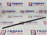 Накладка стекла переднего левого Kia Rio 822104Y000