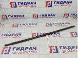 Накладка стекла переднего левого Kia Rio 822104Y000