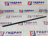 Накладка стекла переднего правого Kia Rio 822204Y000