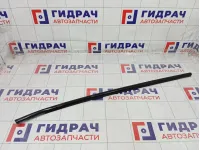 Накладка стекла заднего левого Kia Rio 832104Y000