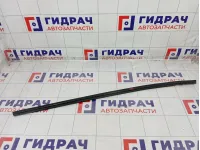 Накладка стекла заднего правого Kia Rio 832204Y000