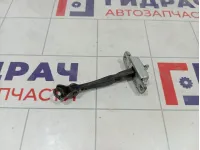 Ограничитель двери передней правой Kia Rio 793904Y000