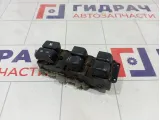 Блок управления стеклоподъемниками Kia Rio 935704Y200