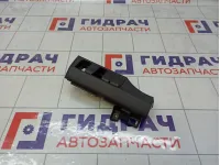 Накладка торпедо левая Kia Rio 933104Y000