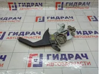 Рычаг, педаль стояночного тормоза Kia Rio 597104Y000