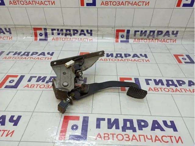 Педаль сцепления Kia Rio 328021R100