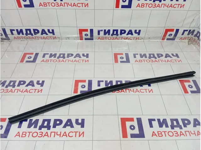 Уплотнитель стекла переднего правого Kia Rio 822414X000