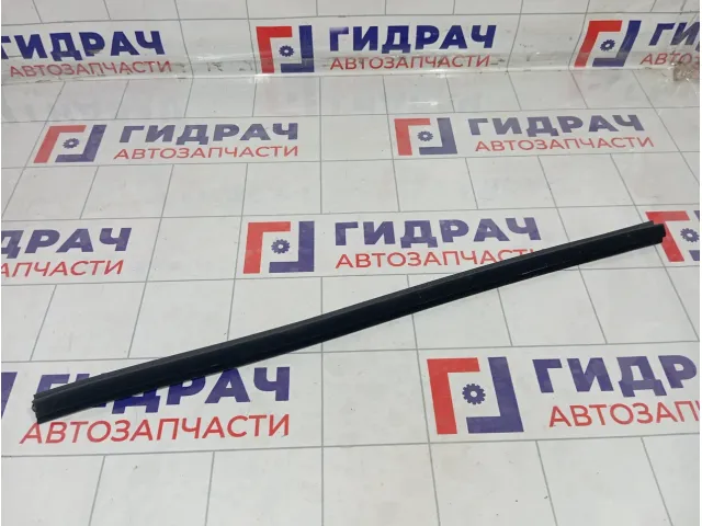 Уплотнитель стекла заднего левого Kia Rio 832314X000