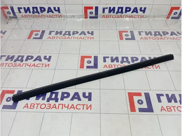 Уплотнитель стекла заднего правого Kia Rio 832414X000