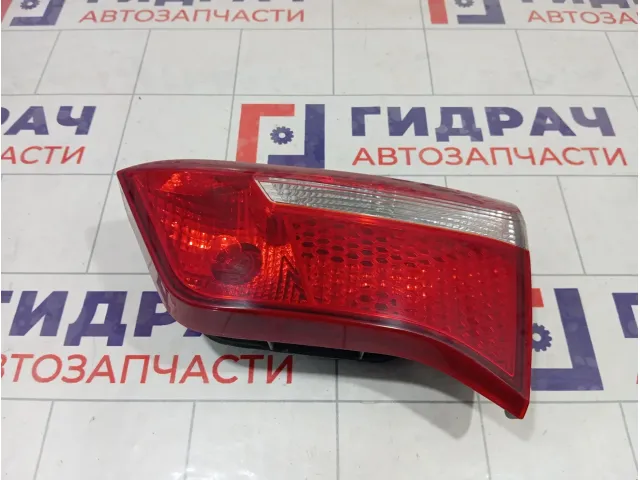 Фонарь задний внутренний правый Kia Rio 924044X000