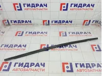 Накладка стекла заднего правого Kia Rio 832204Y000