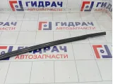 Накладка стекла заднего правого Kia Rio 832204Y000
