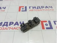 Блок управления стеклоподъемниками Kia Rio 935704Y200