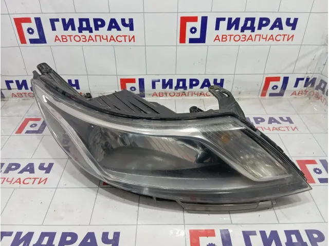 Фара правая Kia Rio 921024X000